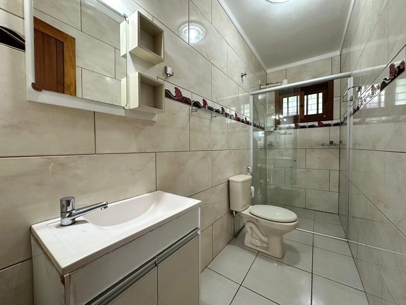 Casa de esquina com 4 dorms/3 suítes, com piscina a 4 quadras da praia: 19ª foto da galeria de imagens do imóvel