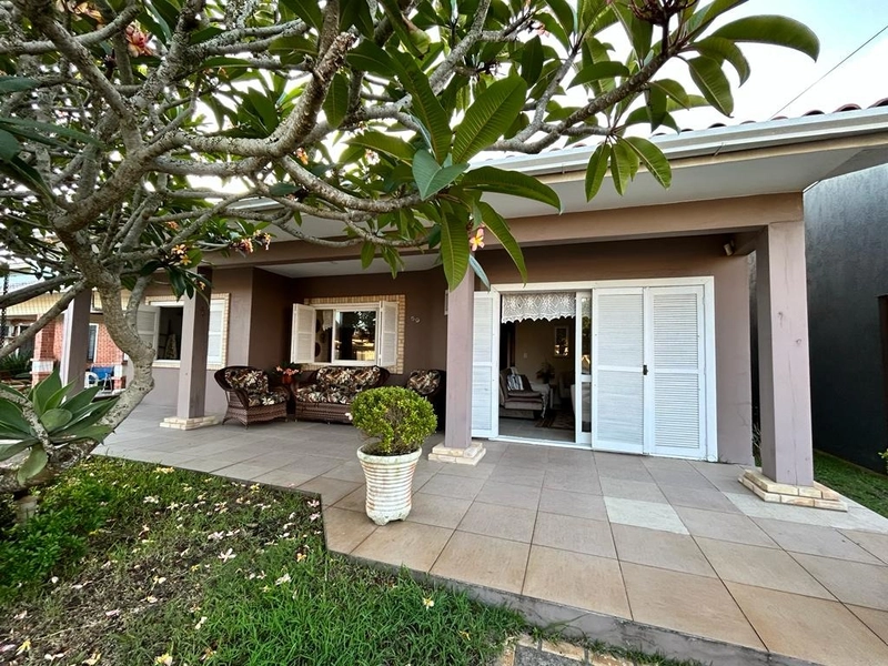 Casa mobiliada com 4 dormitórios, sendo 1 suíte e piscina.: 4ª foto da galeria de imagens do imóvel