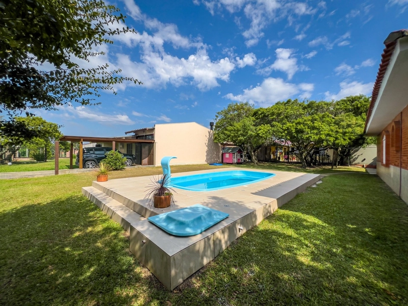 Casa mobiliada com 5 dormitórios, sendo 1 suíte e piscina.: 2ª foto da galeria de imagens do imóvel