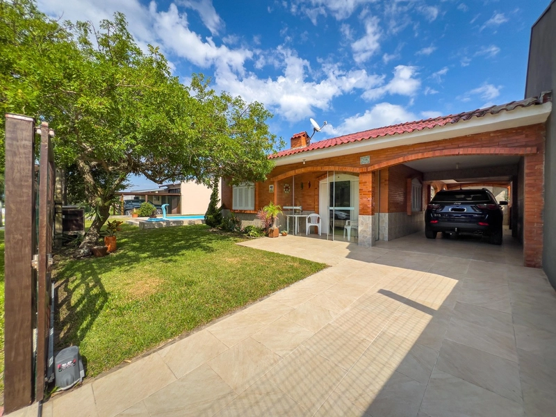 Casa mobiliada com 5 dormitórios, sendo 1 suíte e piscina.: 3ª foto da galeria de imagens do imóvel