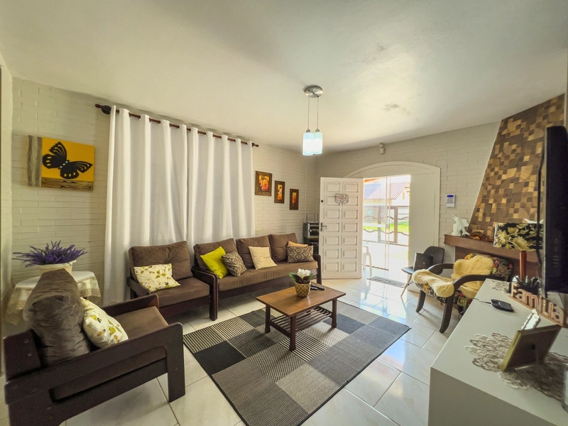 Casa mobiliada com 5 dormitórios, sendo 1 suíte e piscina.: 6ª foto da galeria de imagens do imóvel