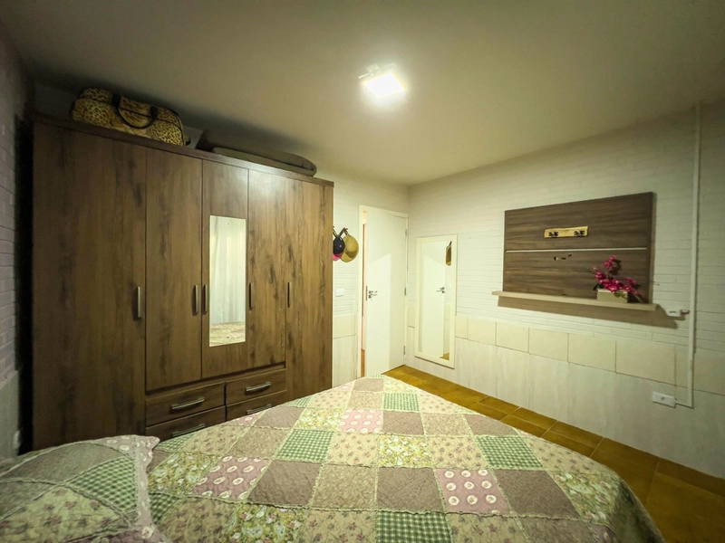 Casa mobiliada com 5 dormitórios, sendo 1 suíte e piscina.: 8ª foto da galeria de imagens do imóvel