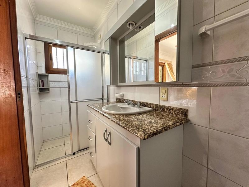 Casa mobiliada com 4 suítes e piscina, 2 quadras da praia de Xangri-lá: 15ª foto da galeria de imagens do imóvel