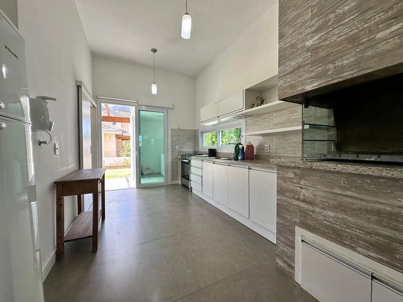 Casa mobiliada no condomínio Atlântico Villas Clube com 4 dormitórios: 7ª foto da galeria de imagens do imóvel