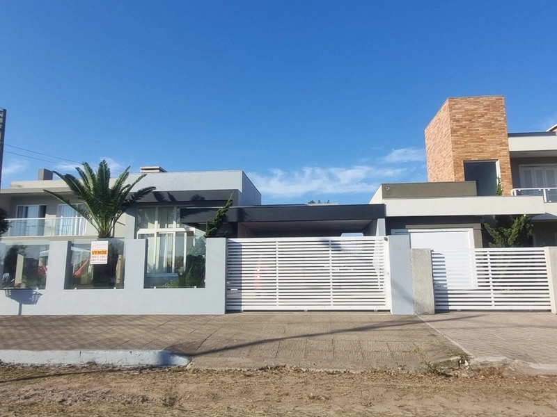 Casa com 3 suítes e piscina em Noiva do mar.: 2ª foto da galeria de imagens do imóvel