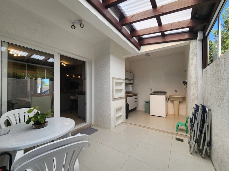 Casa térrea mobiliada com 2 dormitórios, 1 suíte a 5 quadras da praia: 10ª foto da galeria de imagens do imóvel