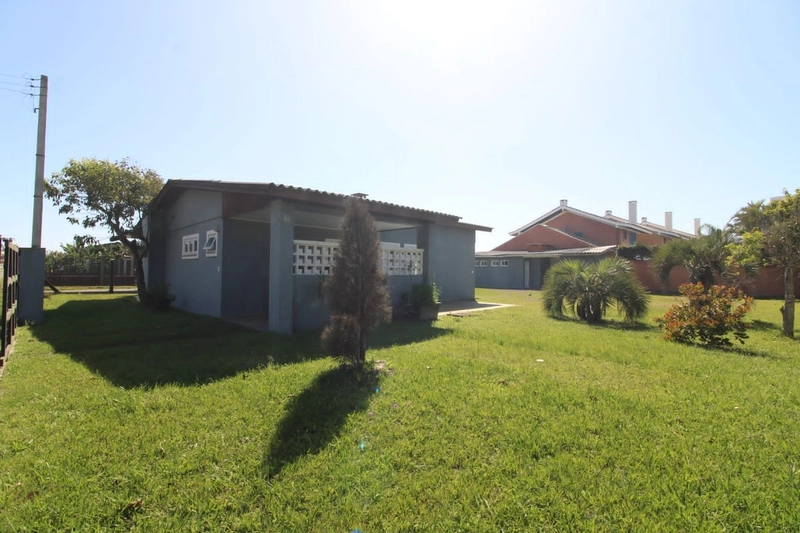 Casa com 3 dormitórios, mobiliada no centro de Xangri-lá: 3ª foto da galeria de imagens do imóvel