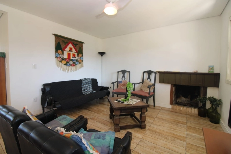 Casa com 3 dormitórios, mobiliada no centro de Xangri-lá: 7ª foto da galeria de imagens do imóvel