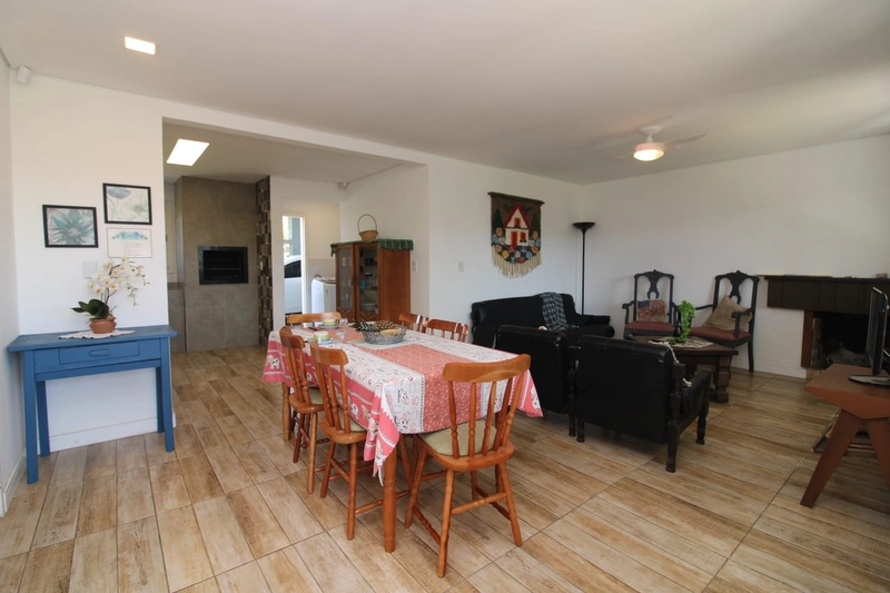 Casa com 3 dormitórios, mobiliada no centro de Xangri-lá: 14ª foto da galeria de imagens do imóvel