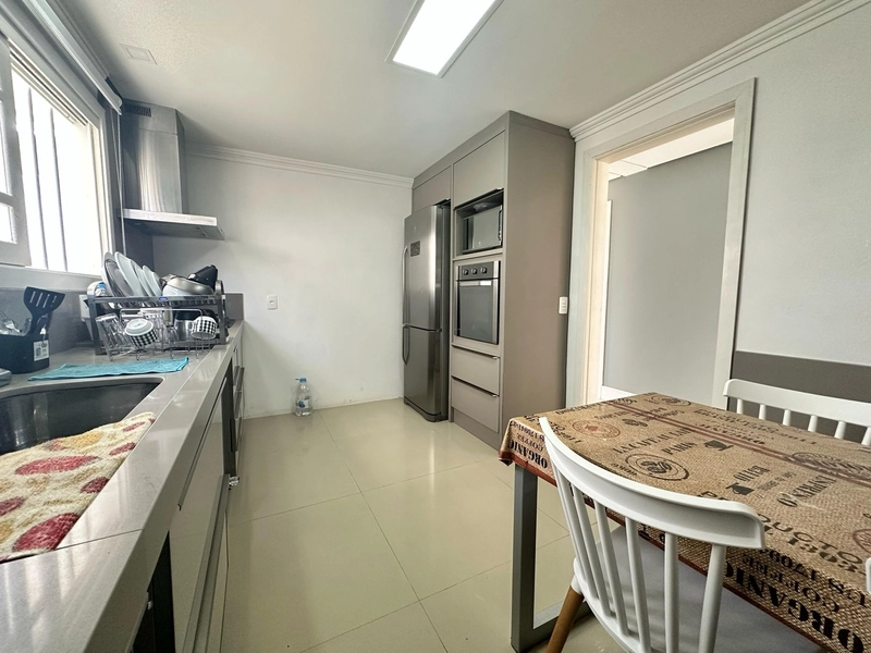 Casa mobiliada com 4 dormitórios, 2 suítes e piscina aquecida: 11ª foto da galeria de imagens do imóvel