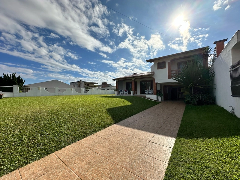 Casa mobiliada e decorada com 3 dormitórios, 1 suíte e dois terrenos: 2ª foto da galeria de imagens do imóvel