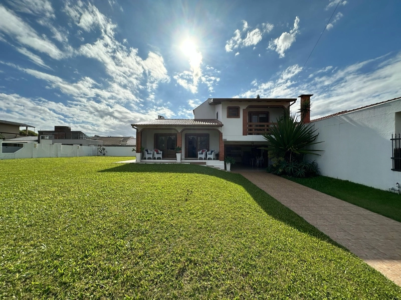Casa mobiliada e decorada com 3 dormitórios, 1 suíte e dois terrenos: 3ª foto da galeria de imagens do imóvel