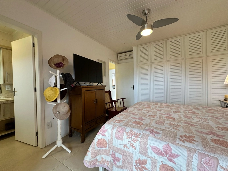 Casa mobiliada e decorada com 3 dormitórios, 1 suíte e dois terrenos: 25ª foto da galeria de imagens do imóvel