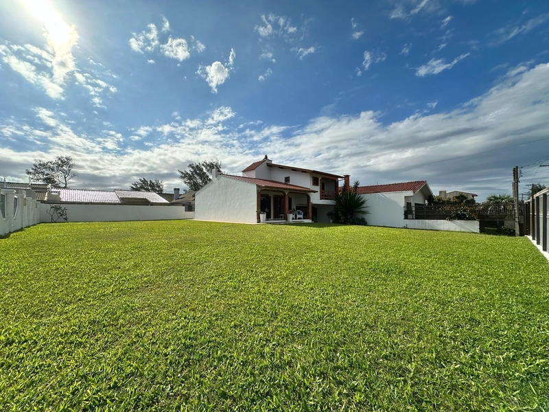 Casa mobiliada e decorada com 3 dormitórios, 1 suíte e dois terrenos: 5ª foto da galeria de imagens do imóvel