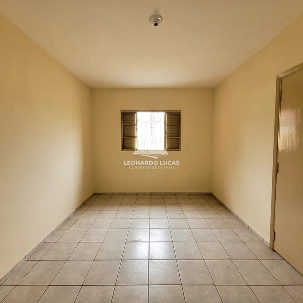 CASA À VENDA COM TRÊS DORMITÓRIOS SENDO UMA SUÍTE NO BAIRRO GUANABARA.: 4ª foto da galeria de imagens do imóvel