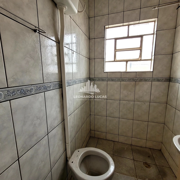 CASA À VENDA COM TRÊS DORMITÓRIOS SENDO UMA SUÍTE NO BAIRRO GUANABARA.: 5ª foto da galeria de imagens do imóvel