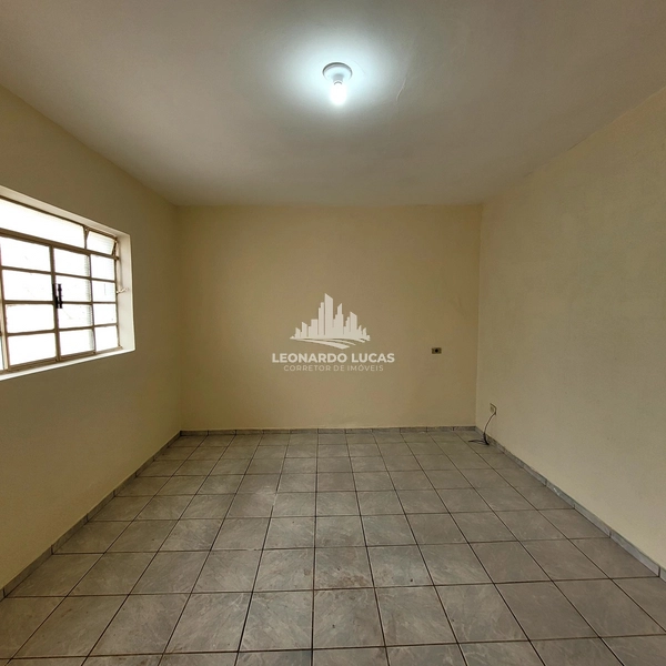 CASA À VENDA COM TRÊS DORMITÓRIOS SENDO UMA SUÍTE NO BAIRRO GUANABARA.: 2ª foto da galeria de imagens do imóvel