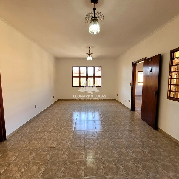 CASA À VENDA COM 03 DORMS. SENDO UMA SUÍTE COM 640 M² DE TERRENO.: 4ª foto da galeria de imagens do imóvel