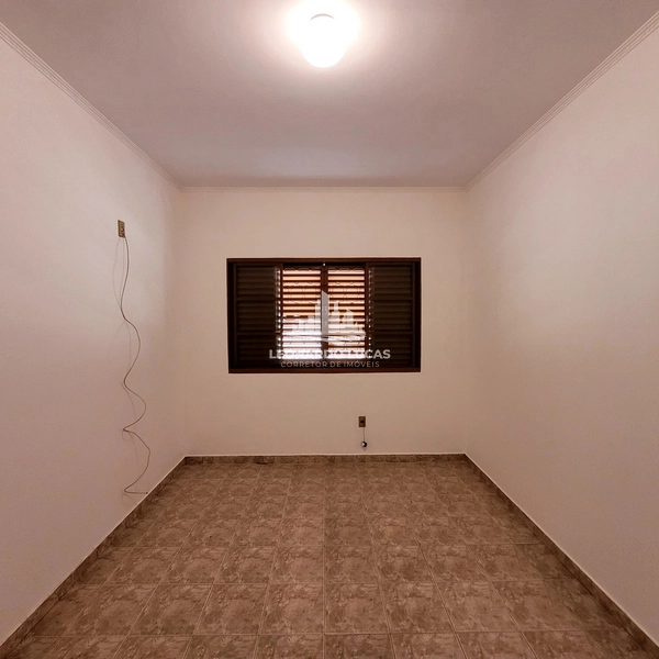 CASA À VENDA COM 03 DORMS. SENDO UMA SUÍTE COM 640 M² DE TERRENO.: 10ª foto da galeria de imagens do imóvel