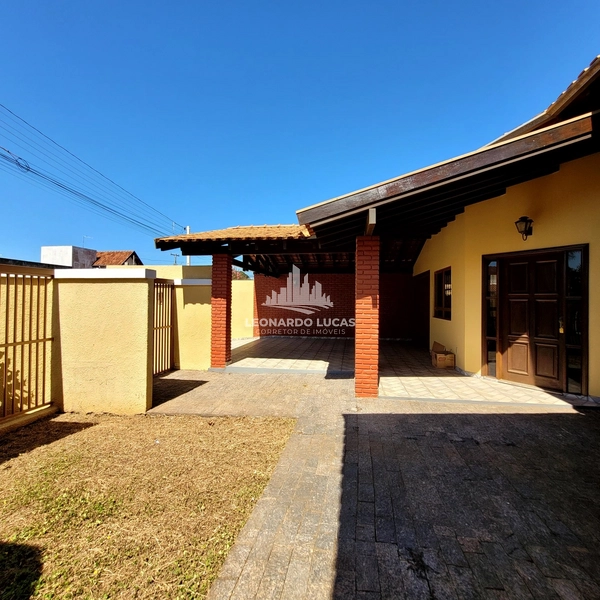 CASA À VENDA COM 03 DORMS. SENDO UMA SUÍTE COM 640 M² DE TERRENO.: 2ª foto da galeria de imagens do imóvel