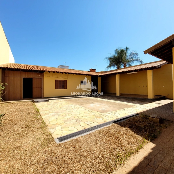 CASA À VENDA COM 03 DORMS. SENDO UMA SUÍTE COM 640 M² DE TERRENO.: 16ª foto da galeria de imagens do imóvel