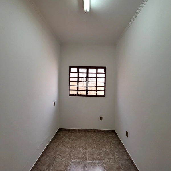 CASA À VENDA COM 03 DORMS. SENDO UMA SUÍTE COM 640 M² DE TERRENO.: 9ª foto da galeria de imagens do imóvel