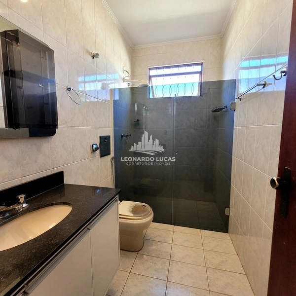CASA À VENDA COM 03 DORMS. SENDO UMA SUÍTE COM 640 M² DE TERRENO.: 11ª foto da galeria de imagens do imóvel