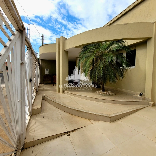 CASA COM 03 DORMS. SENDO UMA SUÍTE COM CLOSET E PISCINA NO LABIENOPOLI: 2ª foto da galeria de imagens do imóvel