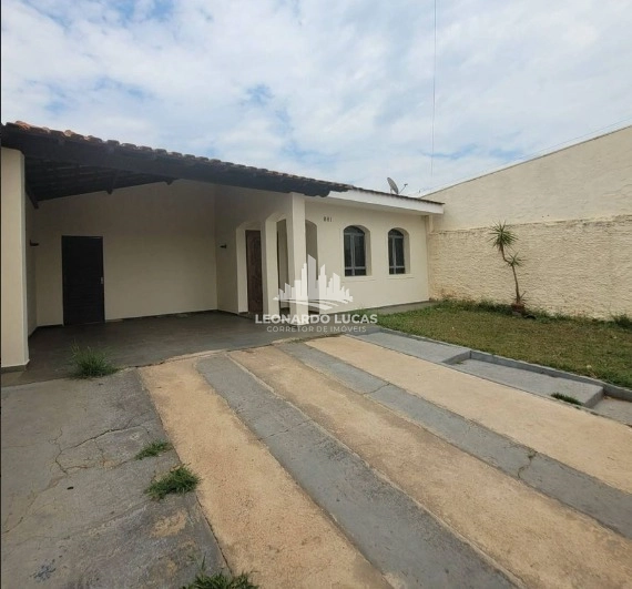 CASA DISPONÍVEL À VENDA COM 3 DORMS. SENDO UMA SUÍTE NA REBELO: 2ª foto da galeria de imagens do imóvel