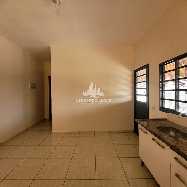CASA À VENDA COM 02 DORMITÓRIOS NO BAIRRO ECOVILLE.: 5ª foto da galeria de imagens do imóvel