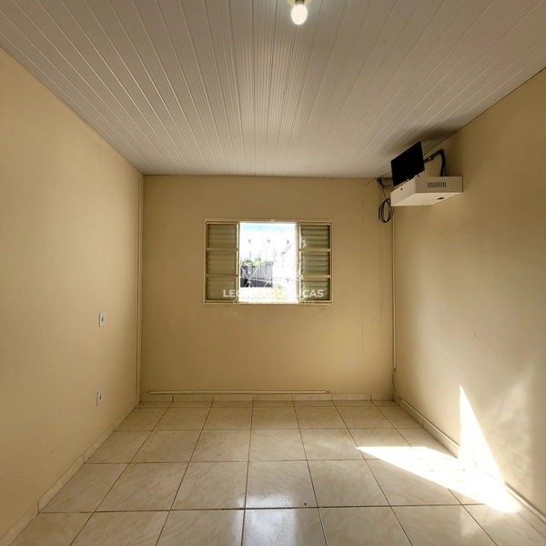 CASA DISPONÍVEL PARA VENDA COM QUATRO DORMITÓRIOS E TRÊS BANHEIROS.: 10ª foto da galeria de imagens do imóvel