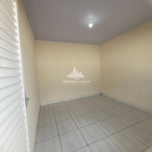 CASA DISPONÍVEL PARA VENDA COM QUATRO DORMITÓRIOS E TRÊS BANHEIROS.: 2ª foto da galeria de imagens do imóvel
