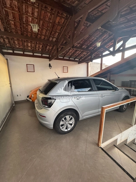 CASA DISPONIVEL PARA VENDA COM TRÊS DORMITORIOS E EDICULA NOS FUNDOS: 2ª foto da galeria de imagens do imóvel