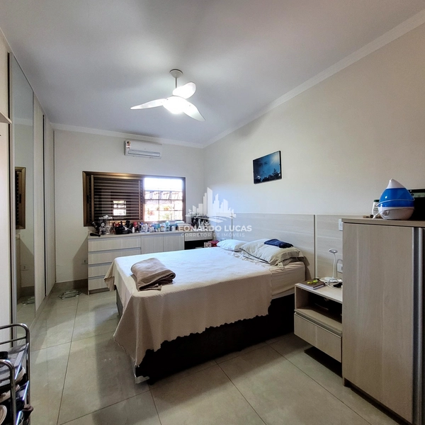 CASA NO CENTRO DISPONIVEL PARA VENDA COM 04 DORMITORIOS: 9ª foto da galeria de imagens do imóvel