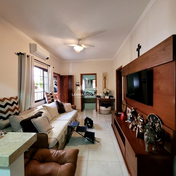 CASA NO CENTRO DISPONIVEL PARA VENDA COM 04 DORMITORIOS: 4ª foto da galeria de imagens do imóvel