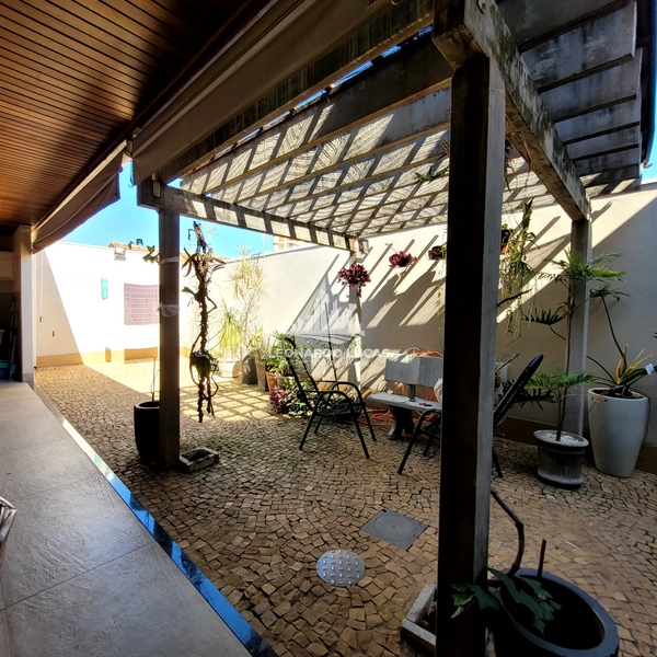 CASA NO CENTRO DISPONIVEL PARA VENDA COM 04 DORMITORIOS: 15ª foto da galeria de imagens do imóvel