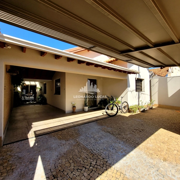 CASA NO CENTRO DISPONIVEL PARA VENDA COM 04 DORMITORIOS: 1ª foto da galeria de imagens do imóvel