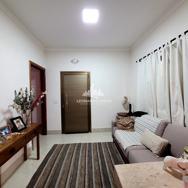 CASA NO CENTRO DISPONIVEL PARA VENDA COM 04 DORMITORIOS: 3ª foto da galeria de imagens do imóvel