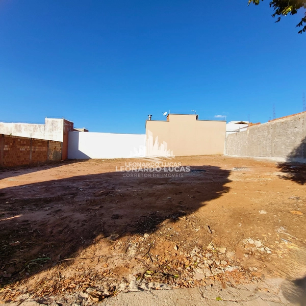 TERRENOS DE 220 M² DISPONÍVEIS PARA VENDA NO BAIRRO JARDIM IMPERADOR.: 1ª foto da galeria de imagens do imóvel