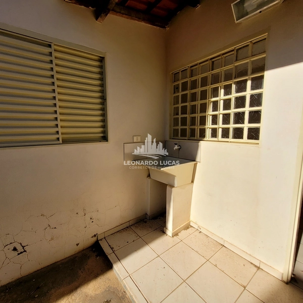CASA À VENDA COM 02 DORMITÓRIOS SENDO UMA SUÍTE NO BAIRRO NOVA GARÇA.: 9ª foto da galeria de imagens do imóvel