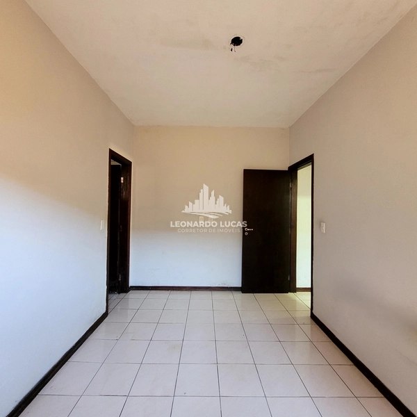 CASA À VENDA COM 02 DORMITÓRIOS SENDO UMA SUÍTE NO BAIRRO NOVA GARÇA.: 7ª foto da galeria de imagens do imóvel