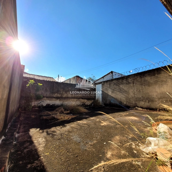 CASA À VENDA COM 02 DORMITÓRIOS SENDO UMA SUÍTE NO BAIRRO NOVA GARÇA.: 13ª foto da galeria de imagens do imóvel
