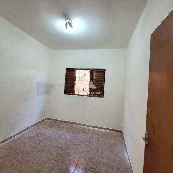 CASA À VENDA COM 03 DORMITÓRIOS SENDO UMA SUÍTE NO BAIRRO REBELO.: 4ª foto da galeria de imagens do imóvel