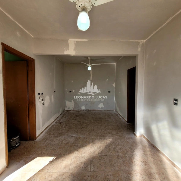 CASA À VENDA COM 03 DORMITÓRIOS SENDO UMA SUÍTE NO BAIRRO REBELO.: 1ª foto da galeria de imagens do imóvel