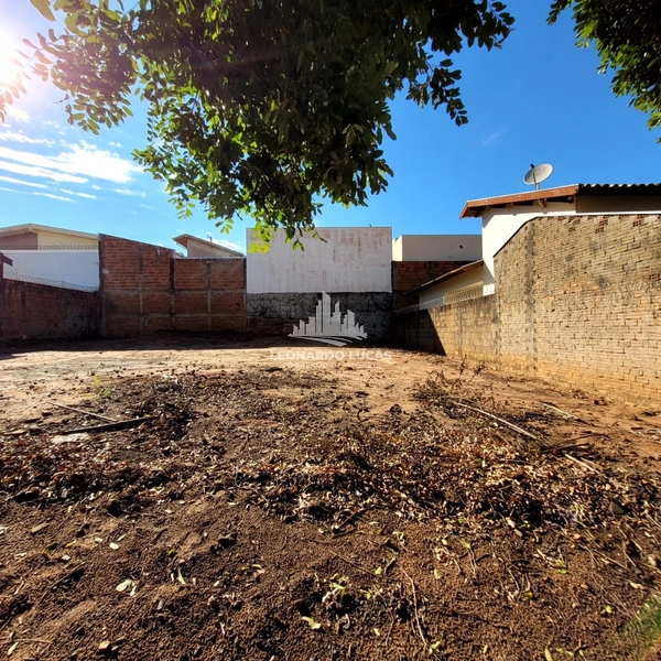 TERRENO DE 180 M² DISPONÍVEL PARA VENDA NO BAIRRO JARDIM BRASIL.: 1ª foto da galeria de imagens do imóvel