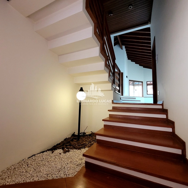 CASA MARAVILHOSA DISPONÍVEL PARA VENDA NO BAIRRO PORTAL DO LAGO!: 3ª foto da galeria de imagens do imóvel