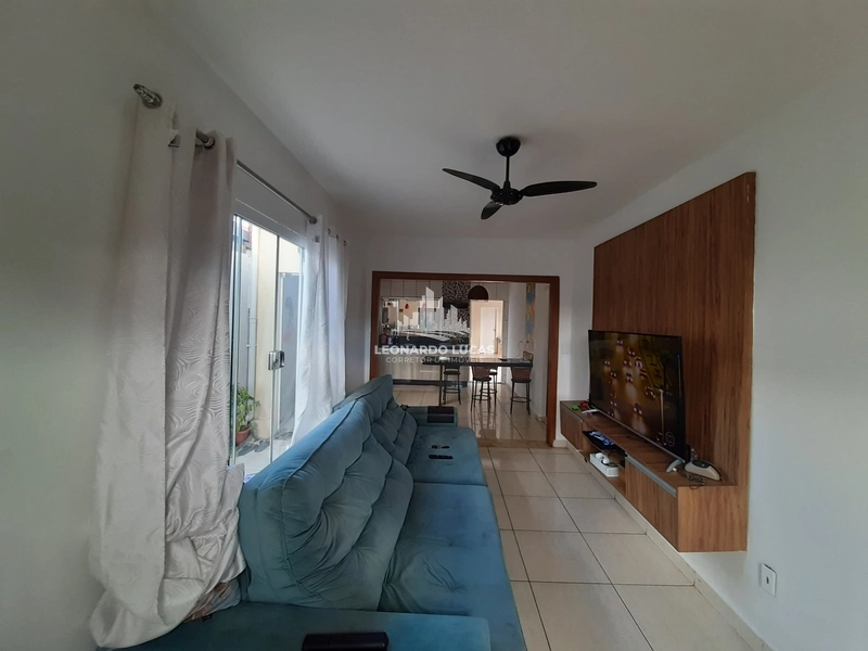 CASA DISPONÍVEL À VENDA COM 02 DORMS. SENDO UMA SUÍTE NO COMERCIARIOS!: 3ª foto da galeria de imagens do imóvel
