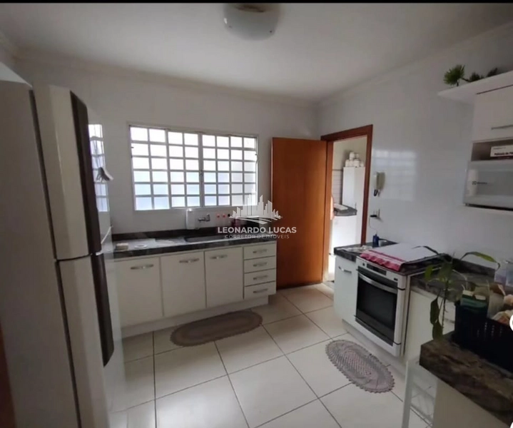 SOBRADO DISPONÍVEL À VENDA COM TRÊS DORM SENDO UMA SUÍTE JARDIM BRASIL: 4ª foto da galeria de imagens do imóvel
