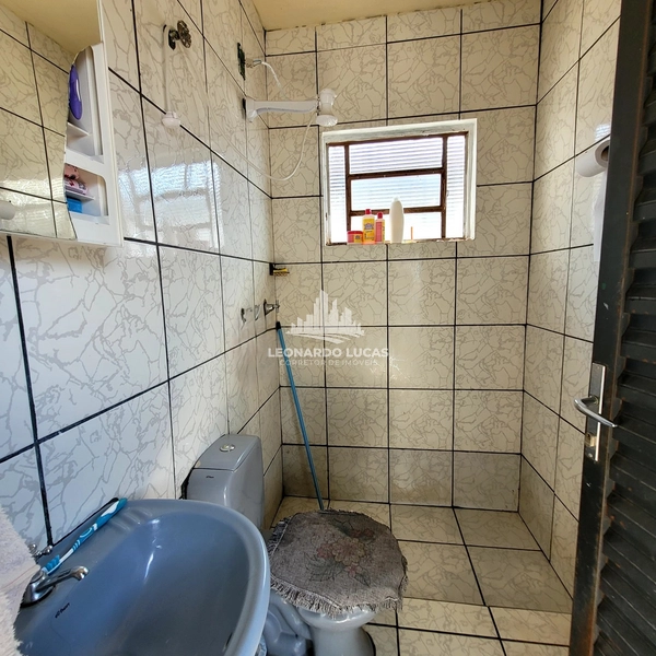 CASA DISPONÍVEL PARA VENDA COM TRÊS DORMITÓRIOS NO TAKEO TOYOTA!: 5ª foto da galeria de imagens do imóvel