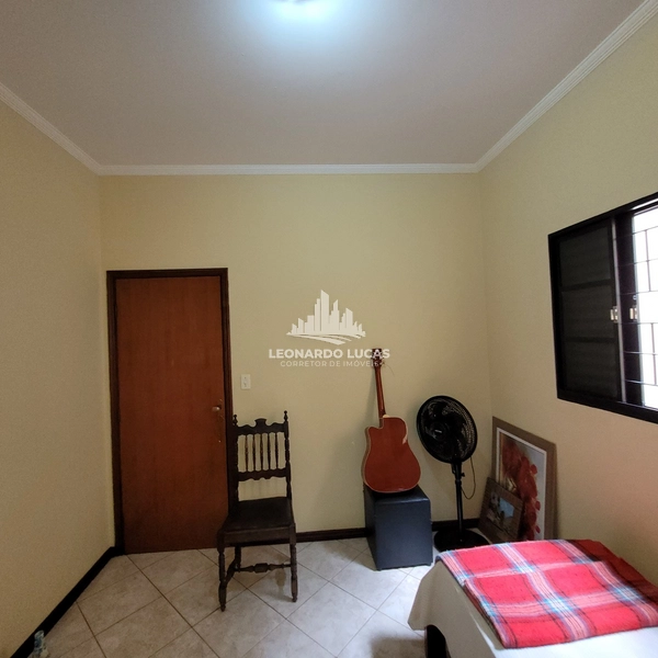 CASA À VENDA DE TRÊS DORMITÓRIOS NO BAIRRO JARDIM BRASIL: 7ª foto da galeria de imagens do imóvel